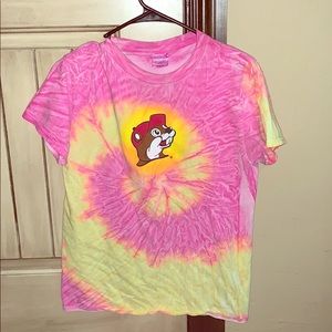 Buc-ee’s tie-dye shirt